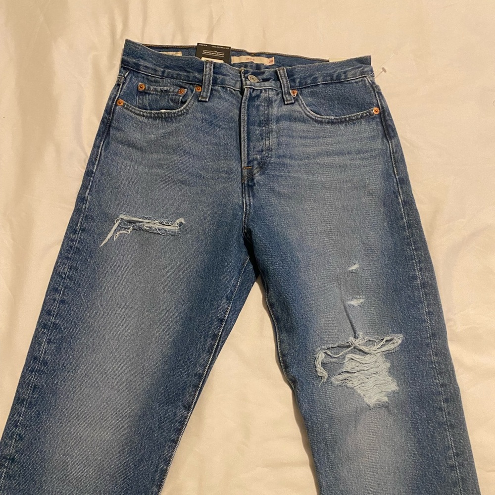 NWT! High Rise Levi Jeans - Picture 2 of 9